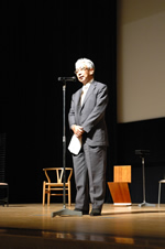 講演に先立ち、水野校長がご挨拶。