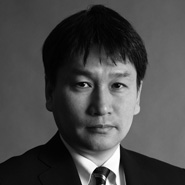 真部 保良